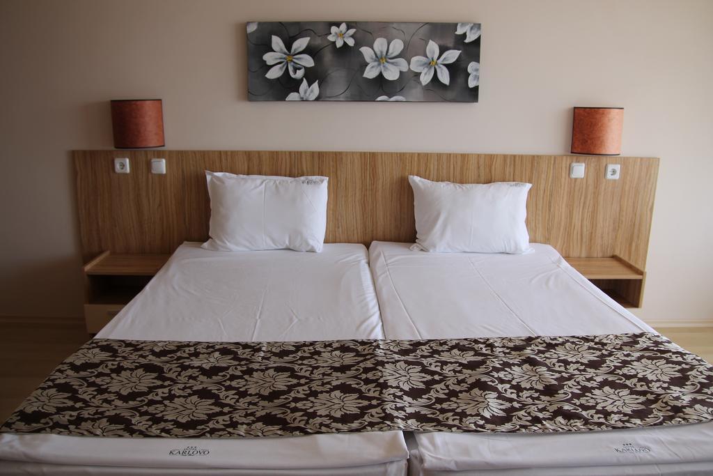 Karlovo Hotel Slântsjev Brjag Eksteriør bilde